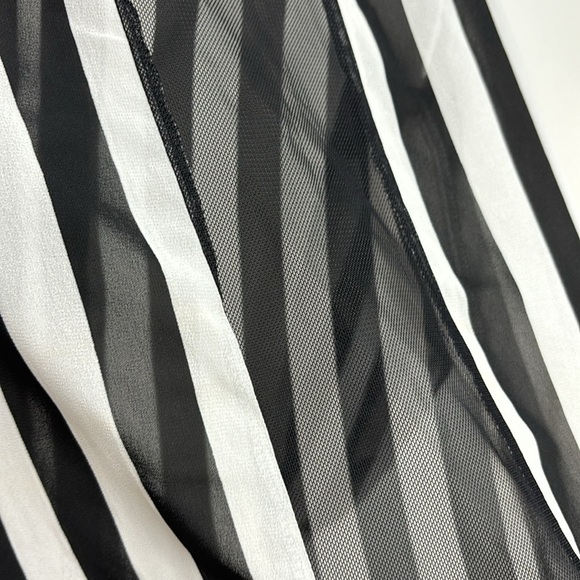 G by Guess women's black and white striped shirt size XS Stripe Beetlejuice - Picture 4 of 11